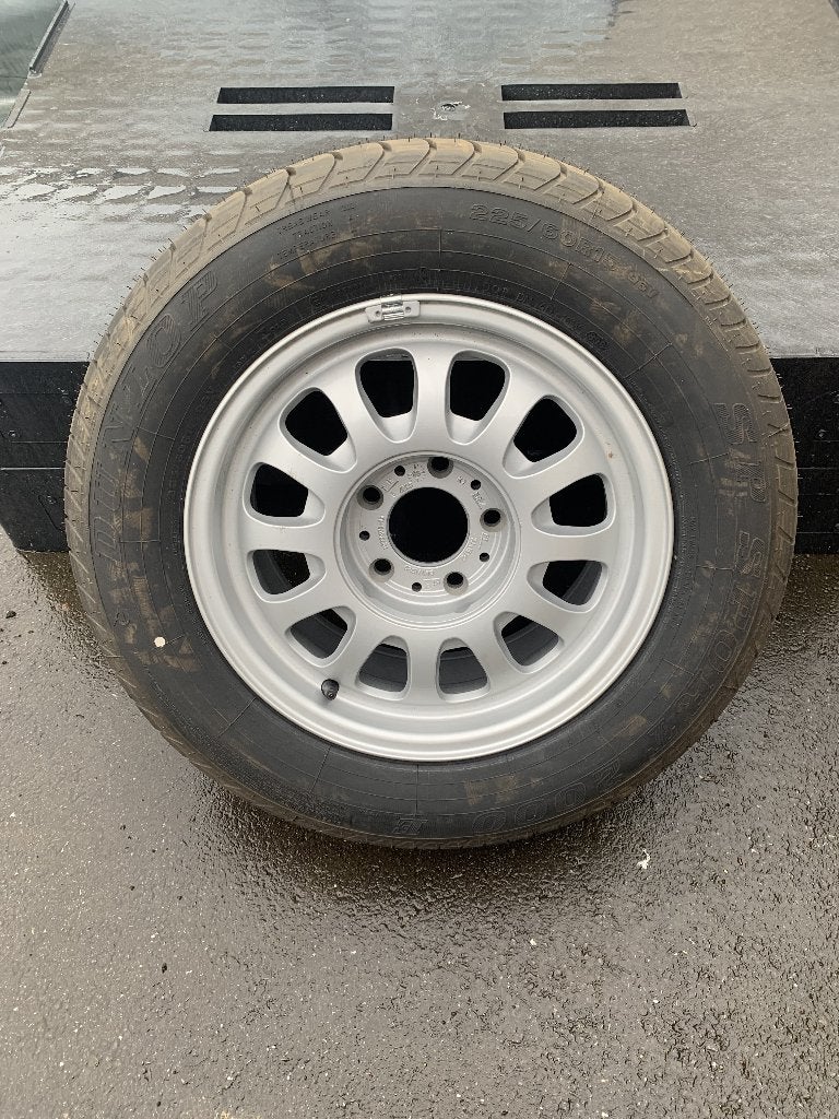BMW série 5 E39 jante et pneu d'origine OEM BMW, Ophalen of Verzenden