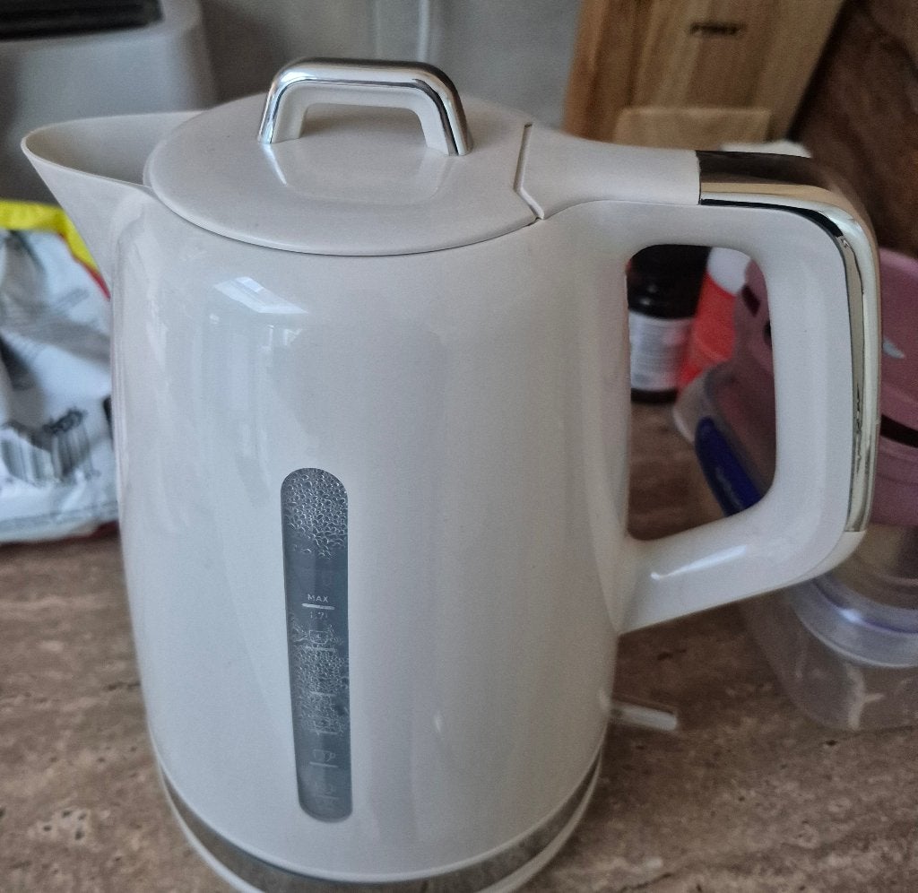 Bouilloire moulinex, Elektronische apparatuur, 1 tot 2 liter, Ophalen, Zo goed als nieuw, Draadloos
