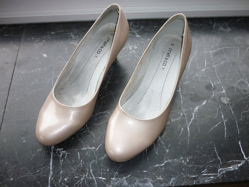 Damesschoen 42, Enlèvement ou Envoi, Beige, Comme neuf, Chaussures basses