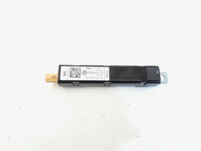Antenne amplificateur d'un Volkswagen Passat, Volkswagen, -, 3 mois de garantie, Utilisé