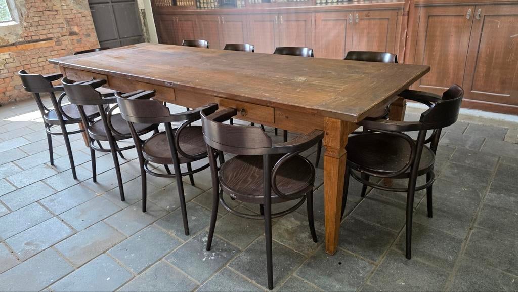 Oude boerentafel 280 cm met 10 oude bistro stoelen, Enlèvement ou Envoi, Utilisé