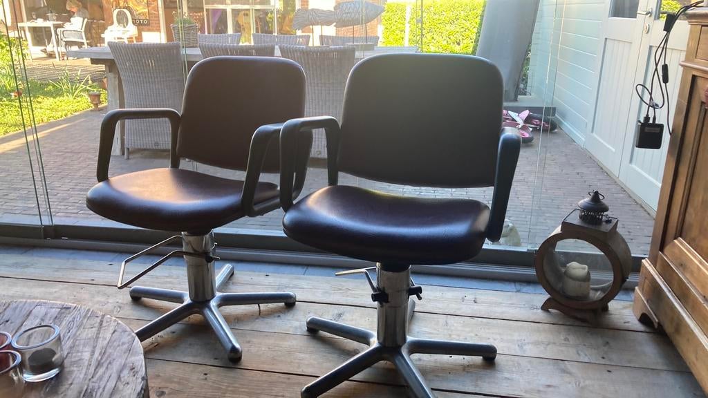 Retro kapper stoelen van de jaren 70, Ophalen
