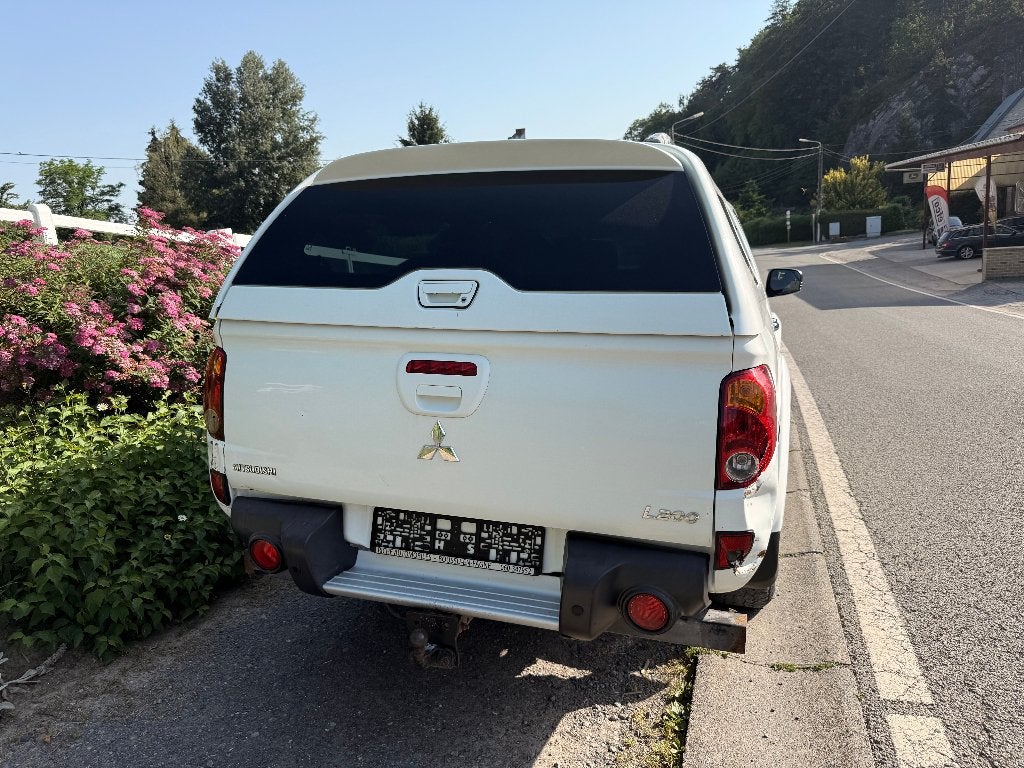 Mitsubishi L200 2.5 d AUTOMATIQUE Hard Top, Auto's, Automaat, 4 deurs, Stof, Zwart
