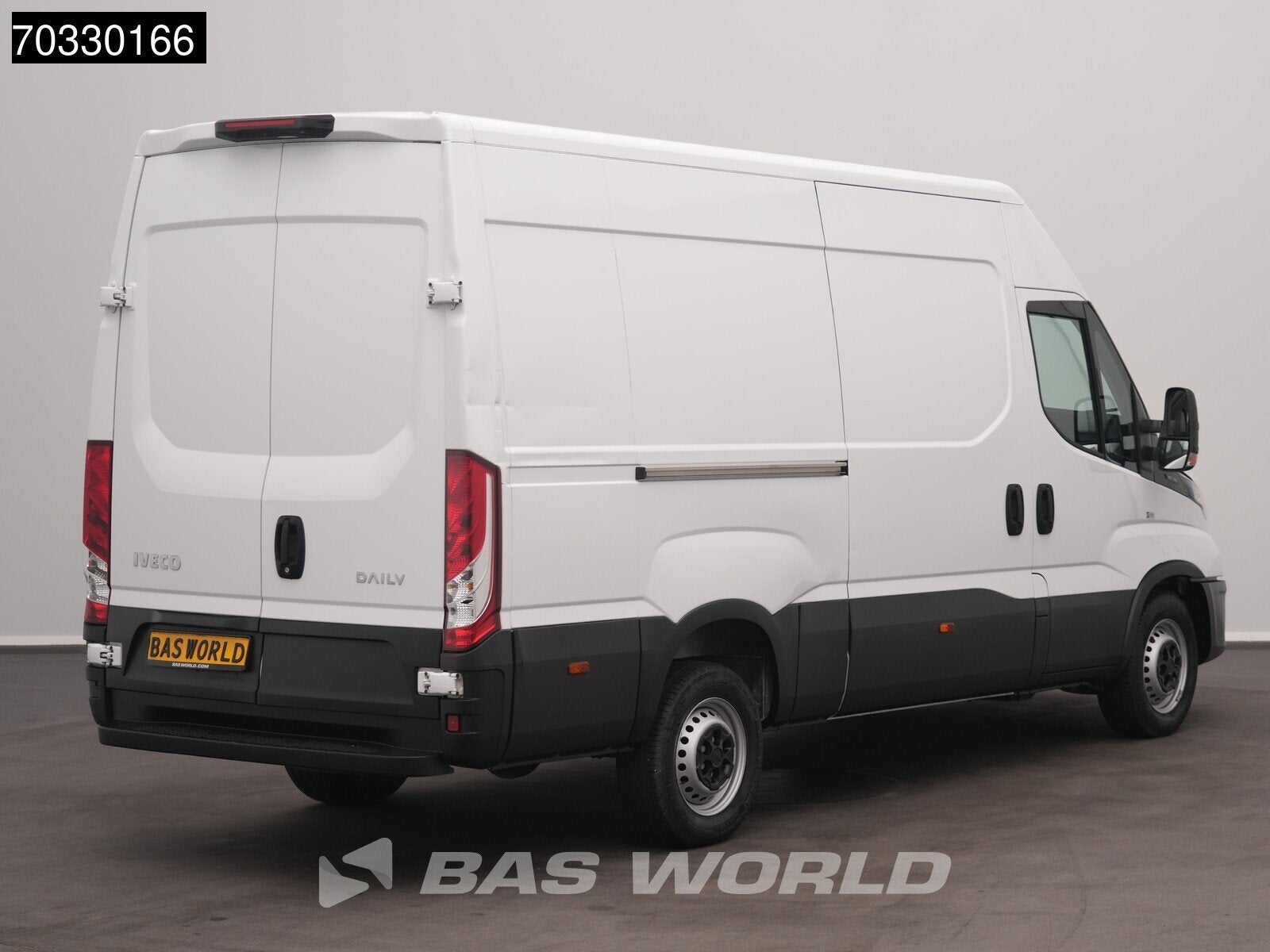 Iveco Daily 35S14 L2H2 Airco Cruise Camera 3,5t Trekgewicht, Autos, Achat, Euro 6, Entreprise, Boîte manuelle