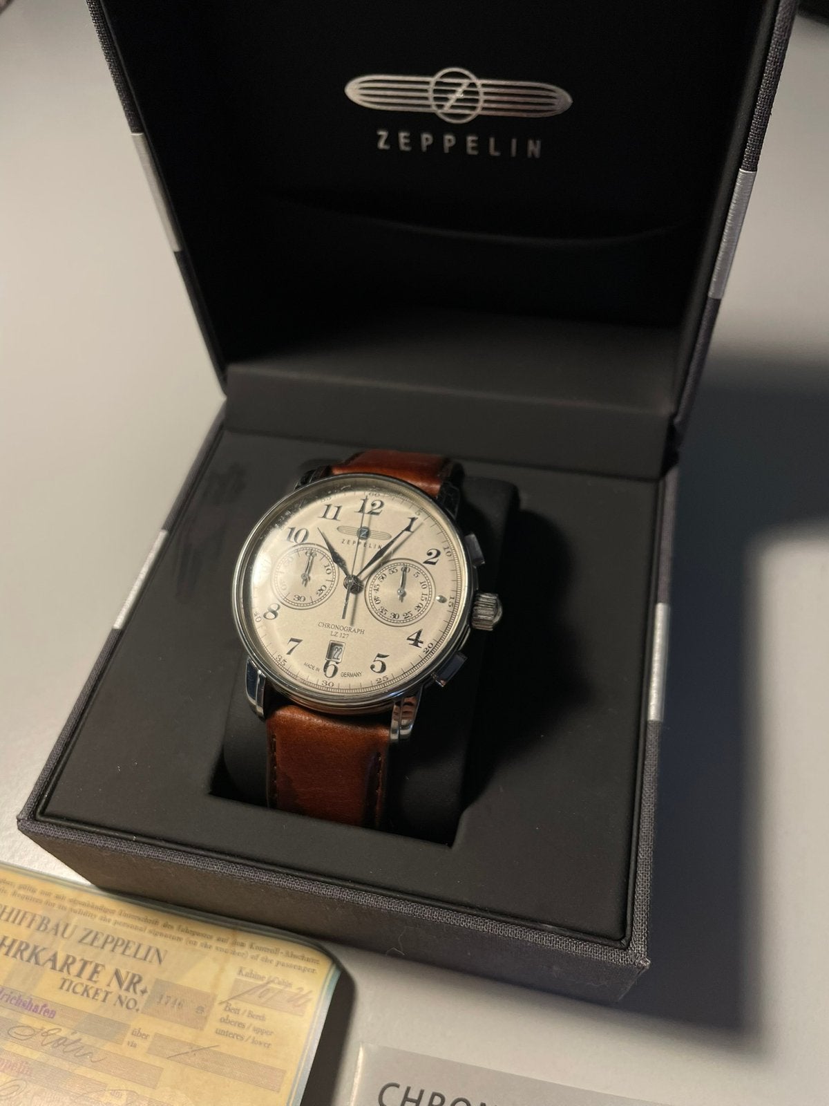 Zeppelin LZ 127 bruin/beige, Handtassen en Accessoires, Horloges | Heren, Ophalen of Verzenden, Gebruikt, Polshorloge