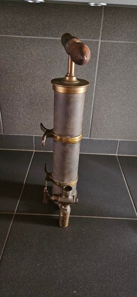 Ancienne pompe médicale, Antiquités & Art