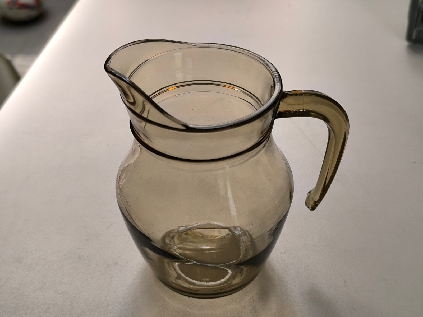 Kleine karaf in rookglas, Verzamelen, Ophalen of Verzenden
