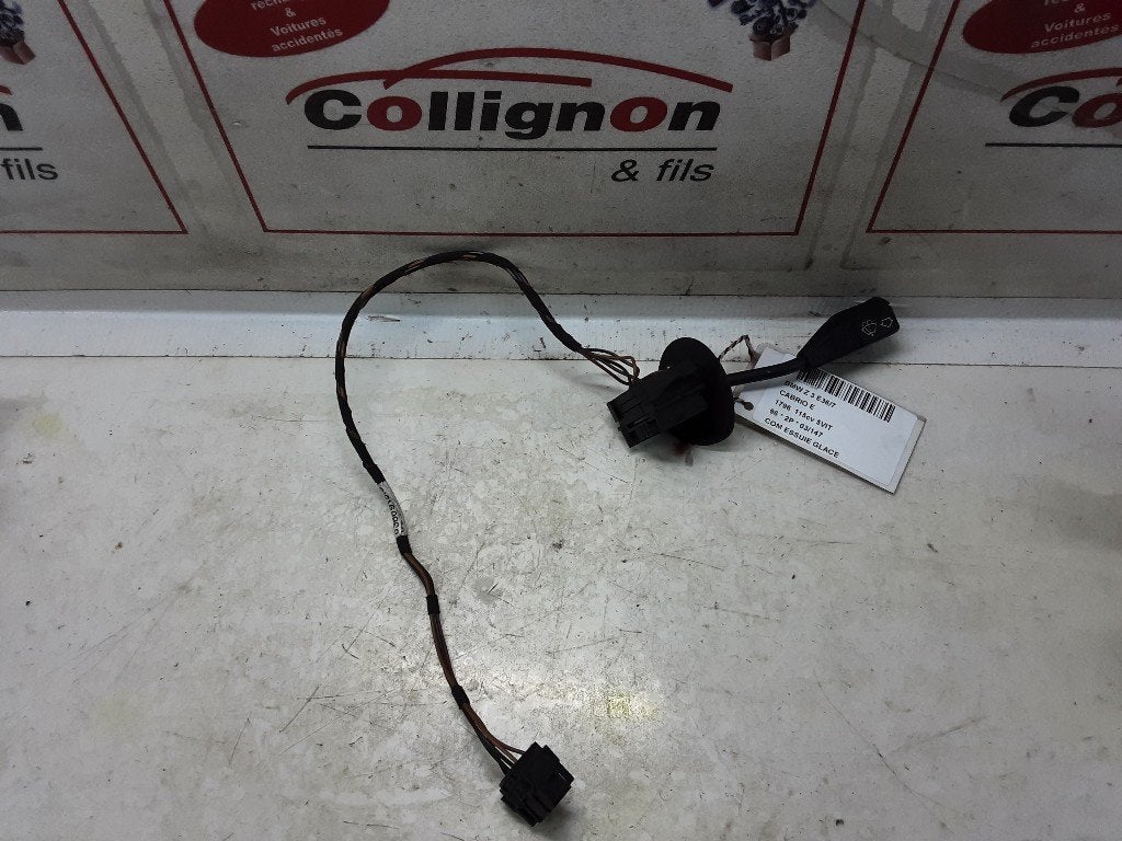 COMMODO ESSUIE-GLACE BMW Z3 Roadster (E36 / 7) (83609153), Mevr. I. Hauben, Utilisé, BMW, Rue de l'Espoir 34 34
4030  GRIVEGNÉE, BE