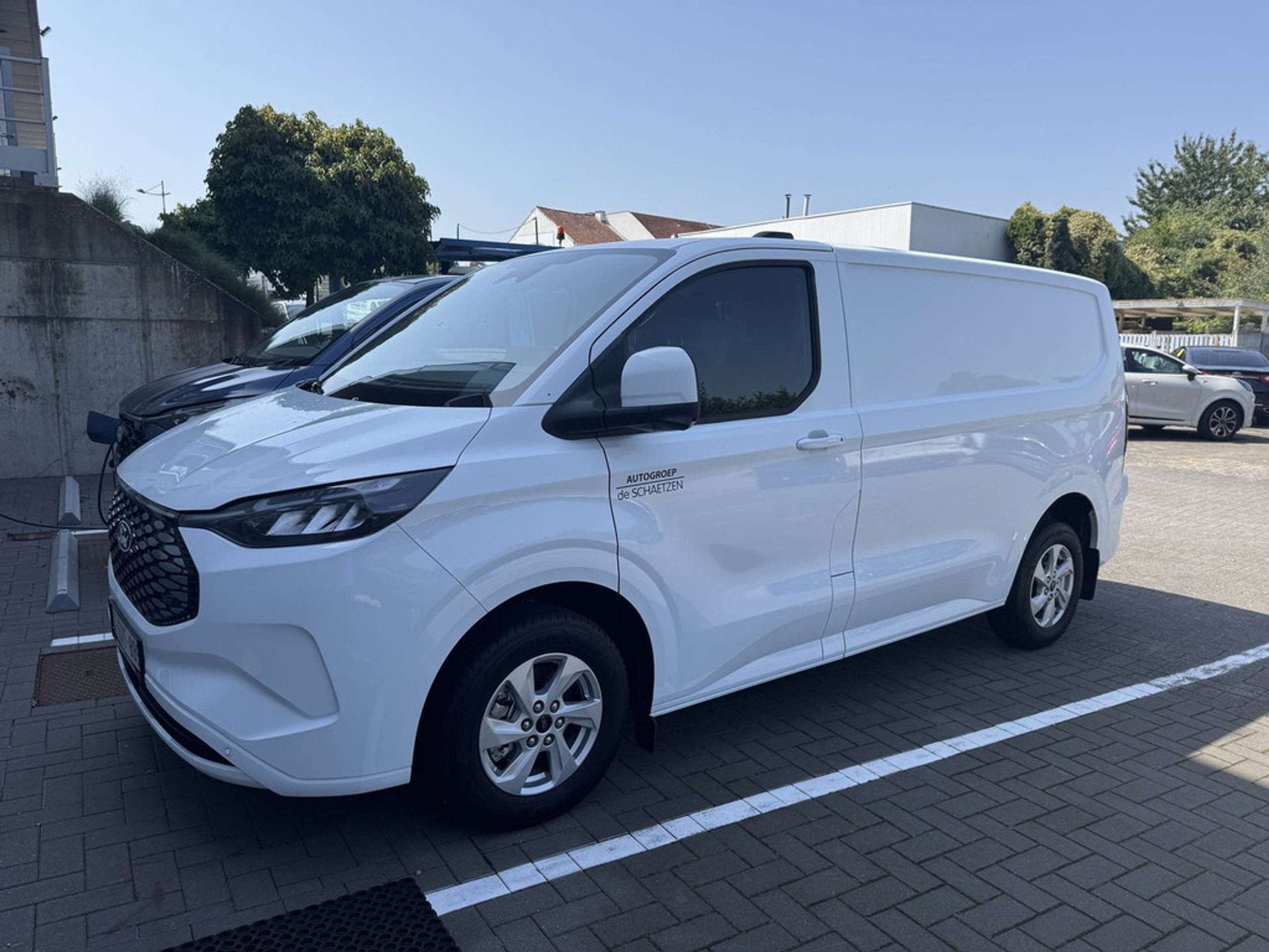Ford Transit Custom E-Transit Limited 320S 160kw Elect RWD, Autos, Camionnettes & Utilitaires, 218 ch, Achat, 3 places, Noir