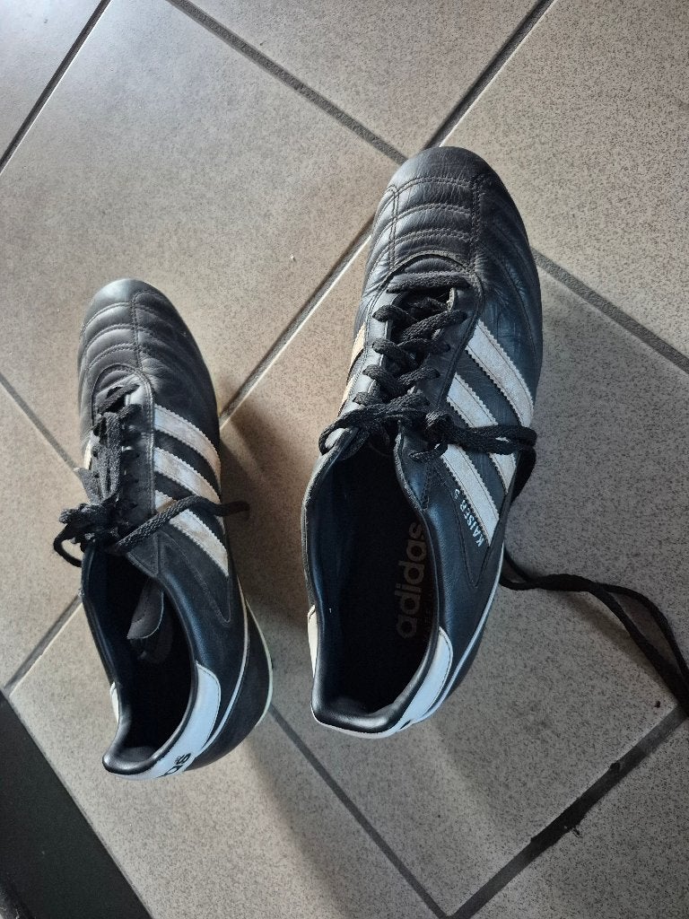 Voetbalschoenen Adidas Kaiser, Sport en Fitness, Voetbal, Ophalen, Zo goed als nieuw, Schoenen