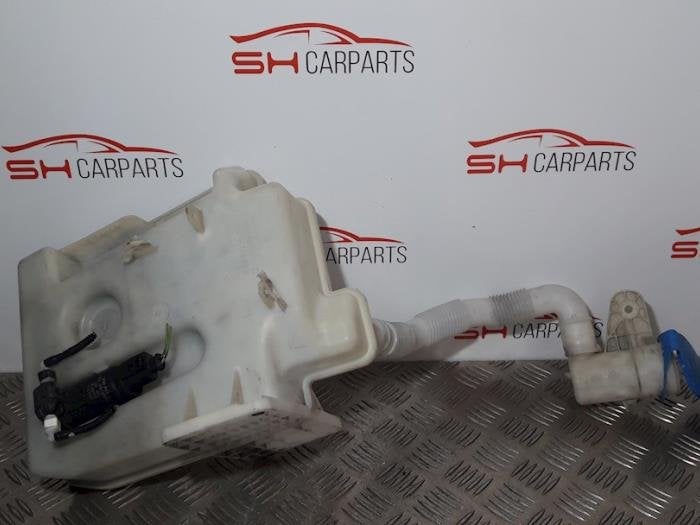 Ruitensproeiertank voor van een Volkswagen Golf, Gebruikt, -, Volkswagen, -