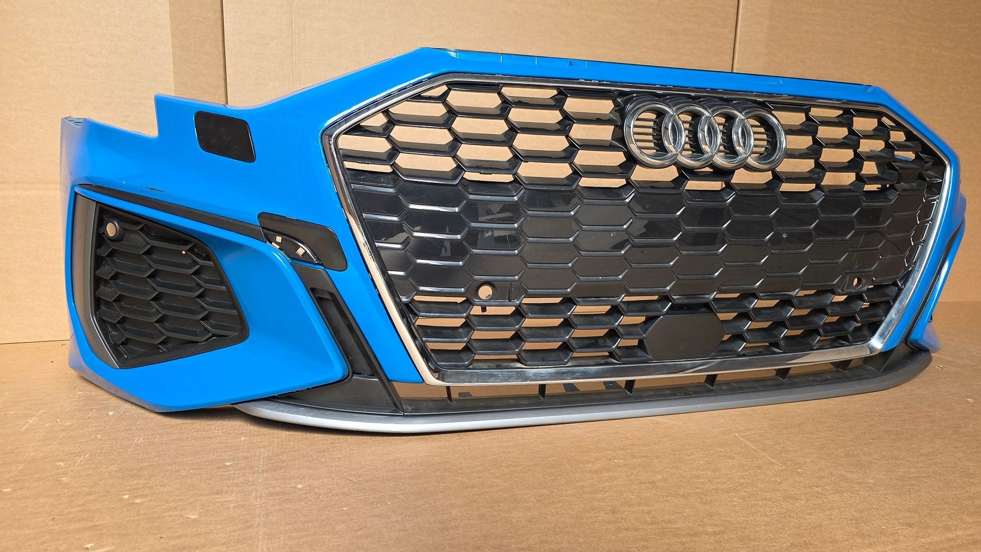 Voorbumper Audi A3 8Y S-Line KLS 6xPDC ORGINEEL BUMPER, Auto-onderdelen, Gebruikt, -, Voor, Ophalen of Verzenden