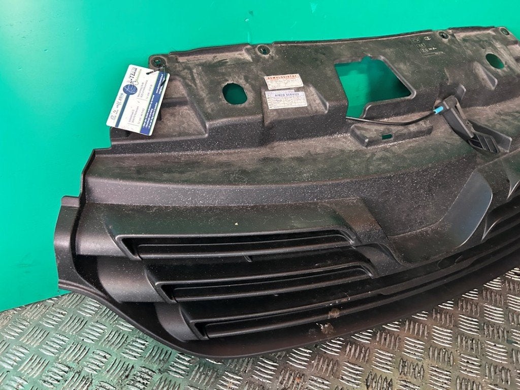 GRILLE Renault Trafic Passenger (1JL / 2JL / 3JL / 4JL), Auto-onderdelen, Gebruikt, Renault, Peter-Huppertz-Straße 5
51063  Köln, DE