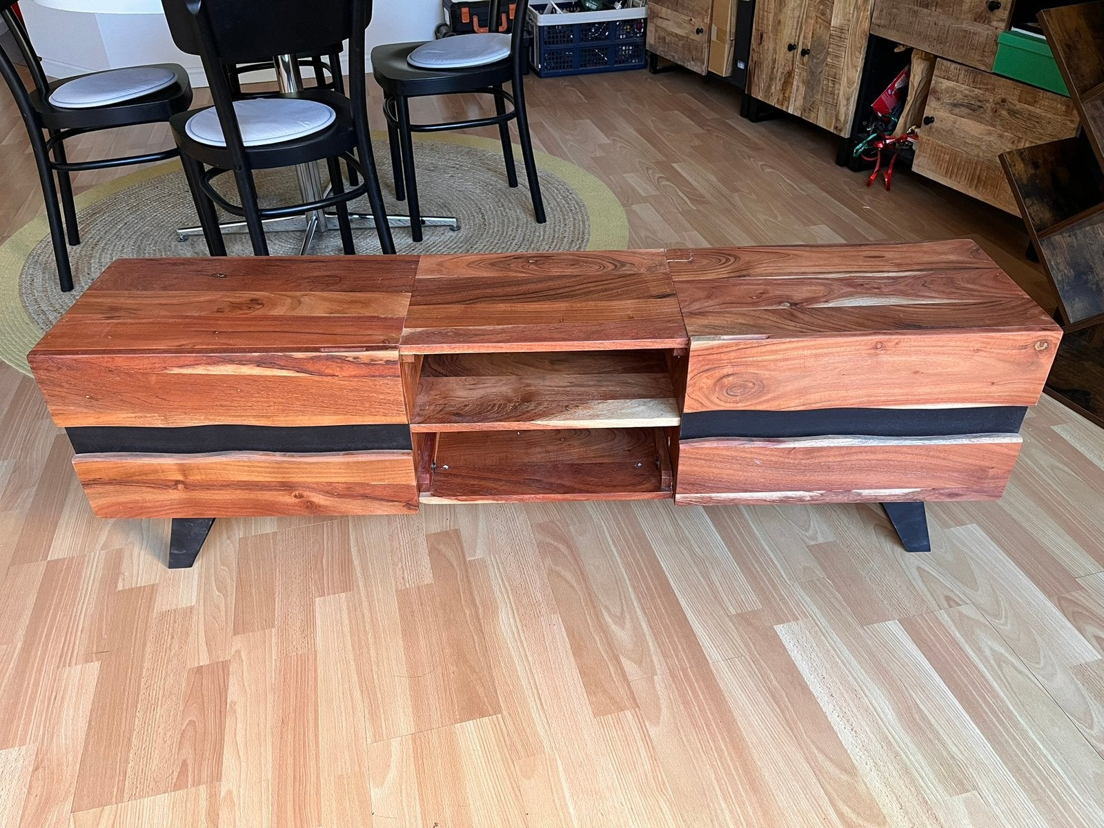 Meuble Tv acacia massif 140x30x45 VidaXL, Ophalen, 100 tot 150 cm, Zo goed als nieuw, Tropical