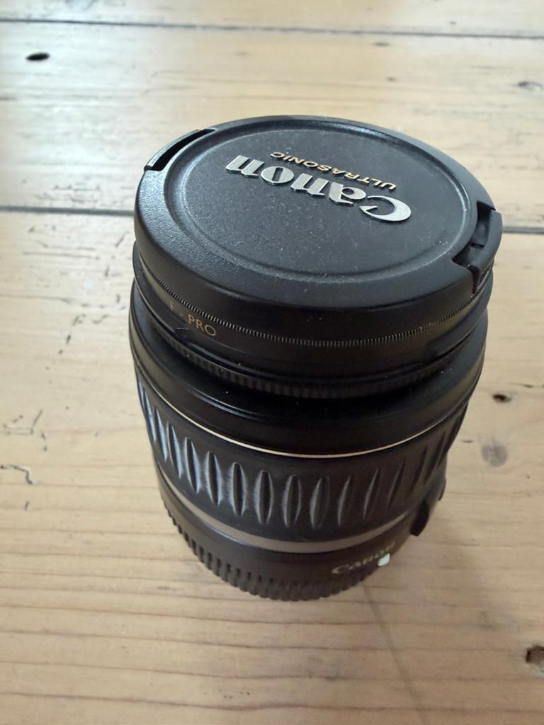 Canon EF-S 18-55mm f/3.5-5.6 – compacte standaardzoom, Audio, Tv en Foto, Ophalen, Zo goed als nieuw