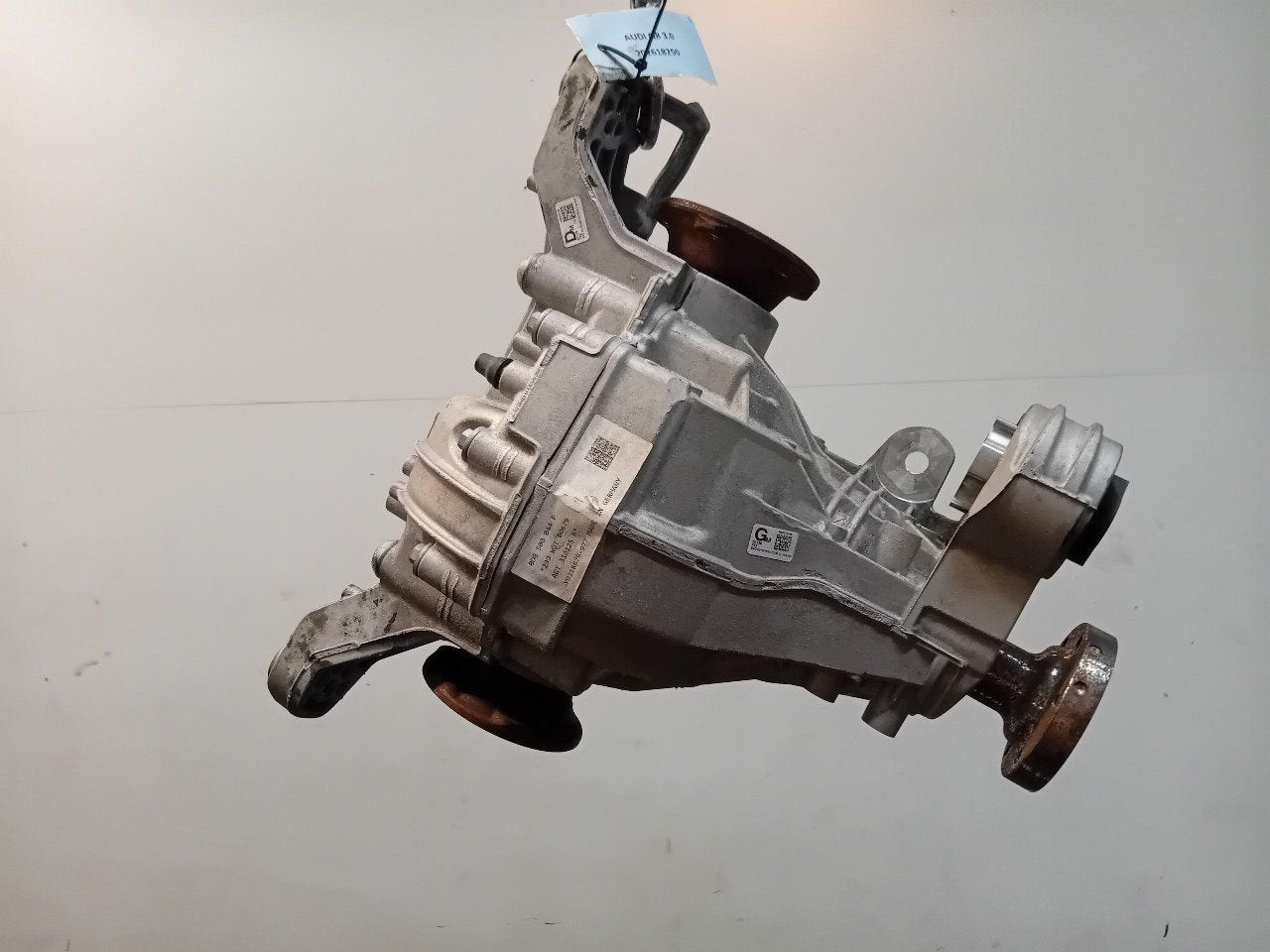 Cardan Audi Q8, Onderdelen@venauto.nl, Van der Ven Autorecycling B.V., Gebruikt, Ettenseweg 76, 4706 PB Roosendaal, The Netherlands