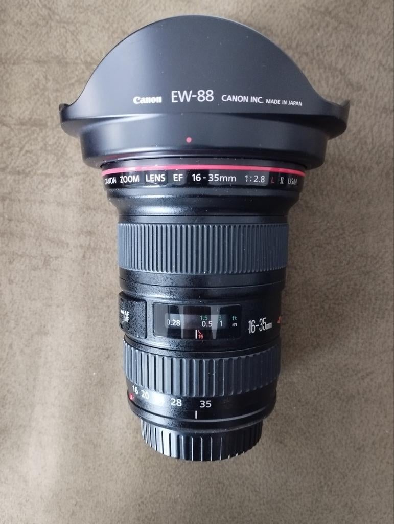 Canon EF 16-35 mm f/2,8 L II USM
avec pare-soleil, Enlèvement ou Envoi