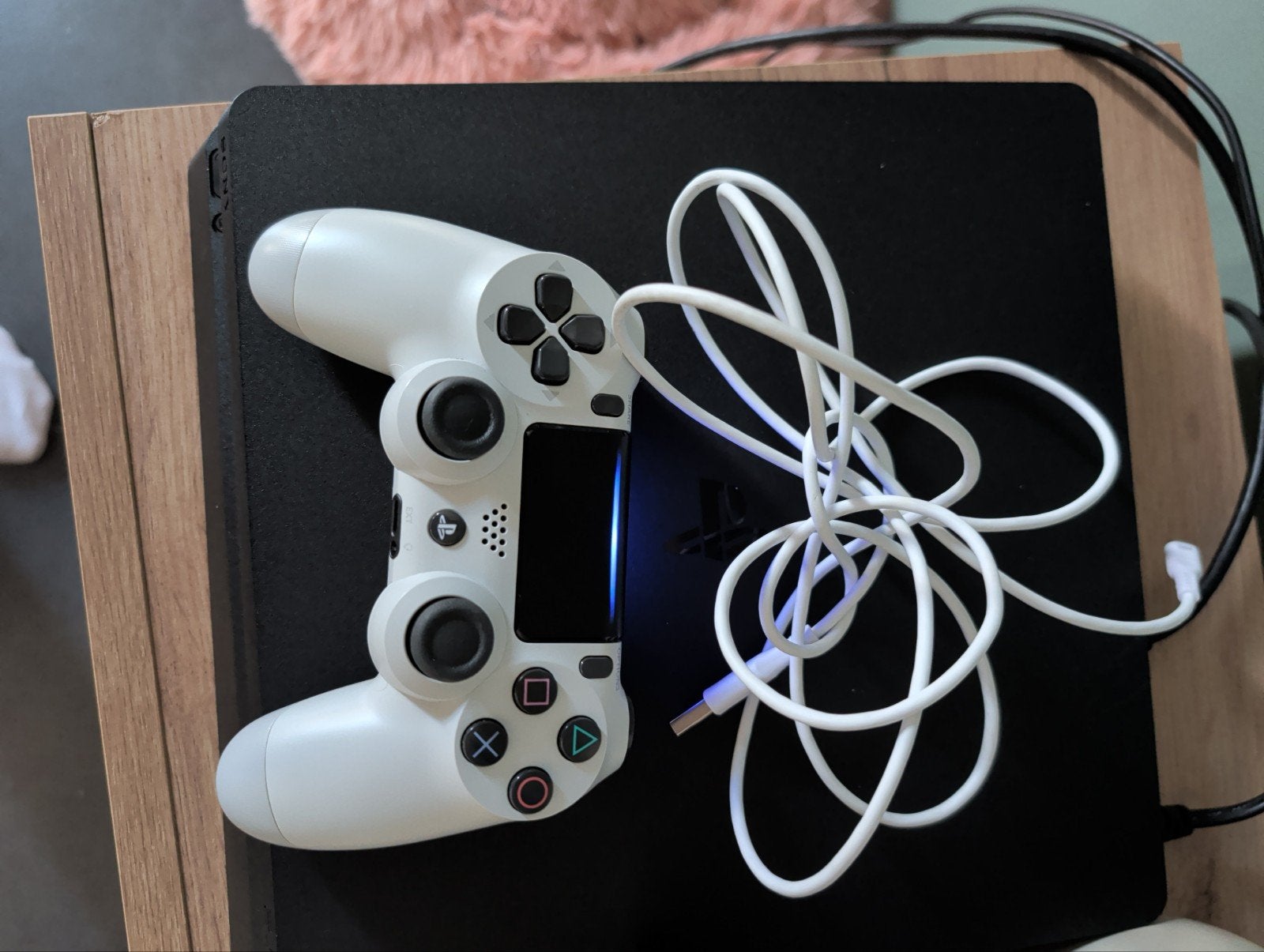 Playstation 4 Slim 500 Go avec manette et tous les câbles in, 500 GB, Avec disque dur, Avec 1 manette, Enlèvement