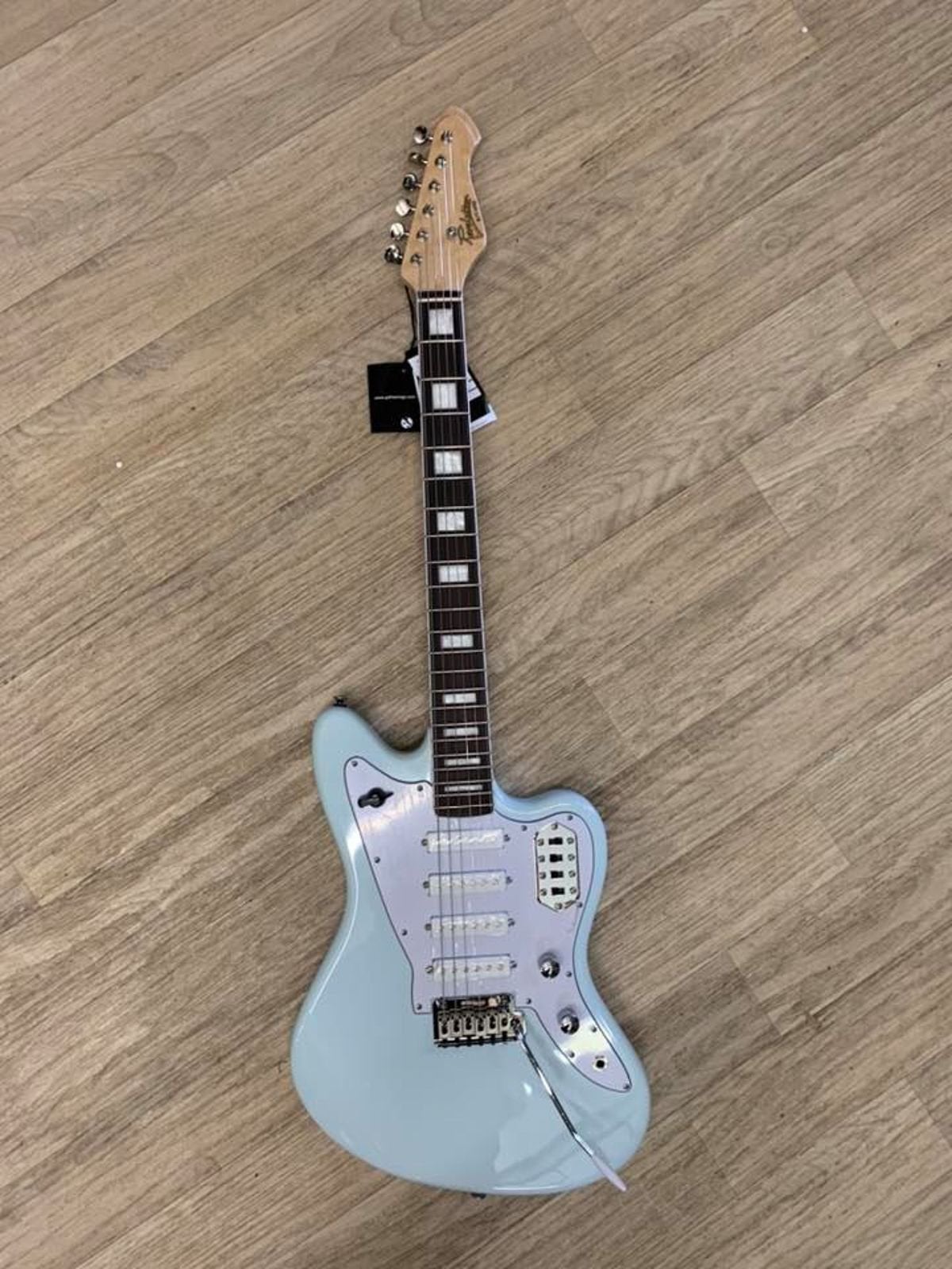 REVELATION RJT-60/4(quad) sky bleu ,koop ruil, Muziek en Instrumenten, Ophalen, Zo goed als nieuw, Solid body, Overige merken