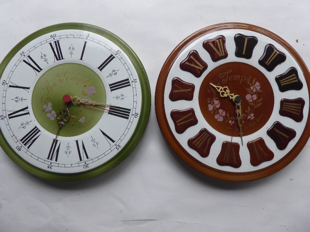 2 horloges émaille , 27cm, Enlèvement ou Envoi