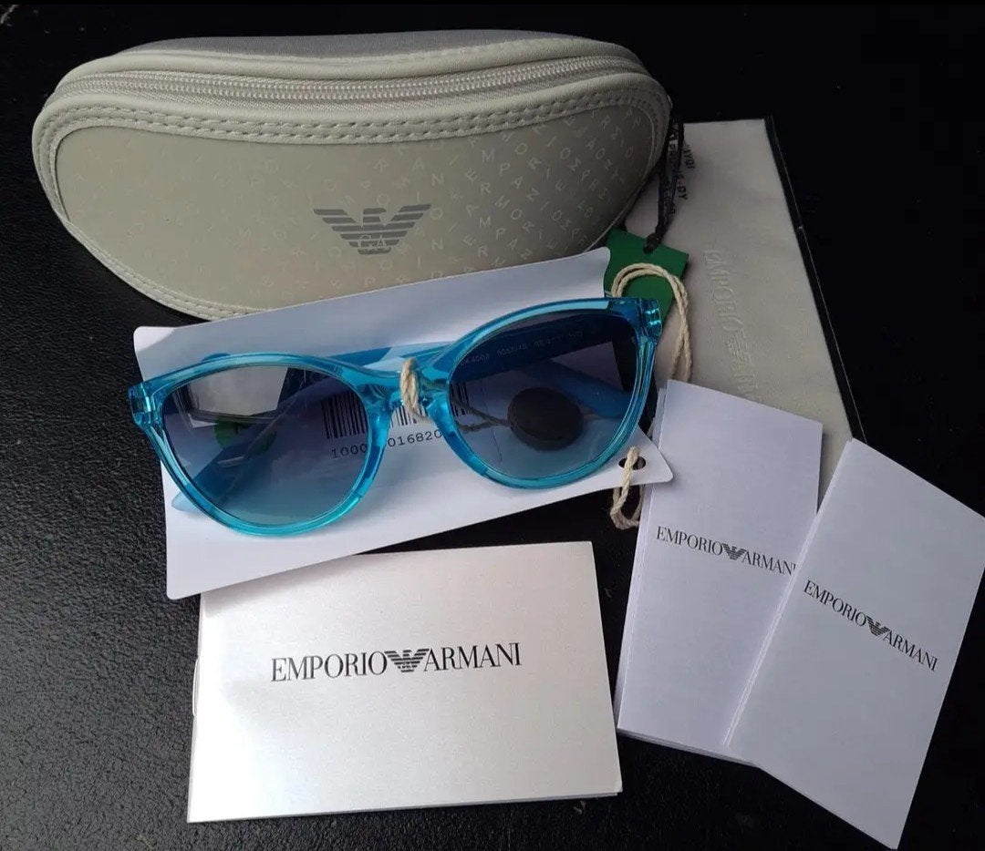 Paire de lunettes de soleil pour enfant Armani, Handtassen en Accessoires, Overige merken, Nieuw, Bril, Verzenden