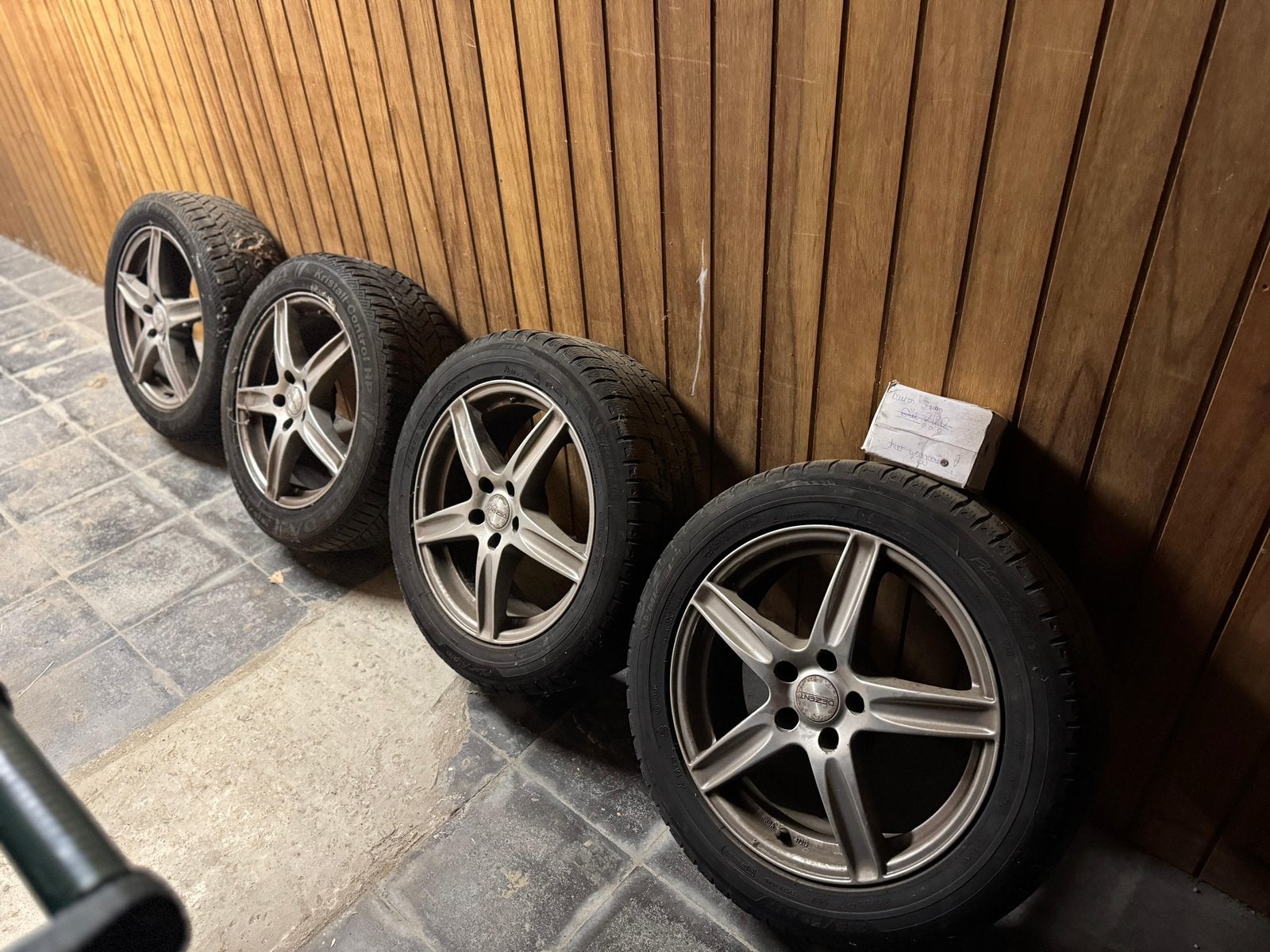 DEZENT VELGEN + BANDEN 215/55/17, Auto-onderdelen, Ophalen, Banden en Velgen, 17 inch, Winterbanden