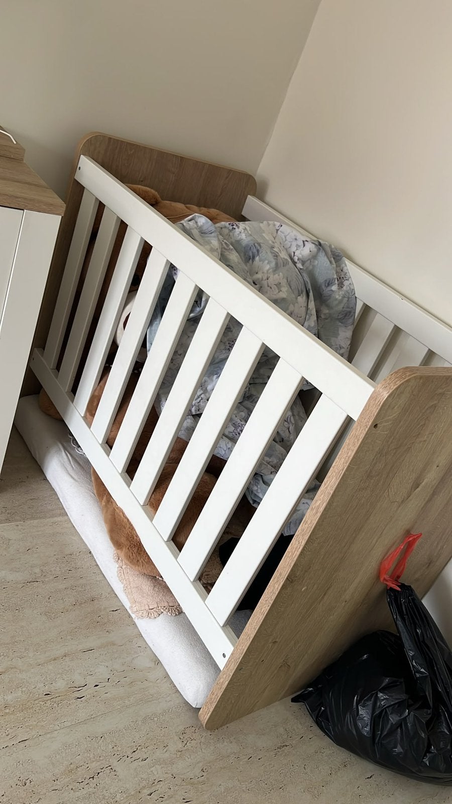 Te koop  baby bed en kast, Ophalen, Zo goed als nieuw