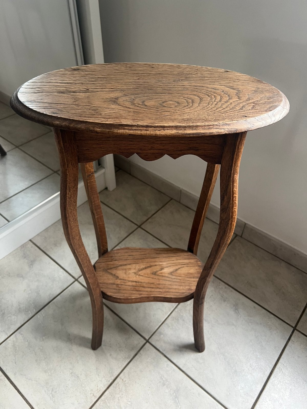 table d'appoint élégante en chêne, Antiquités & Art, Enlèvement