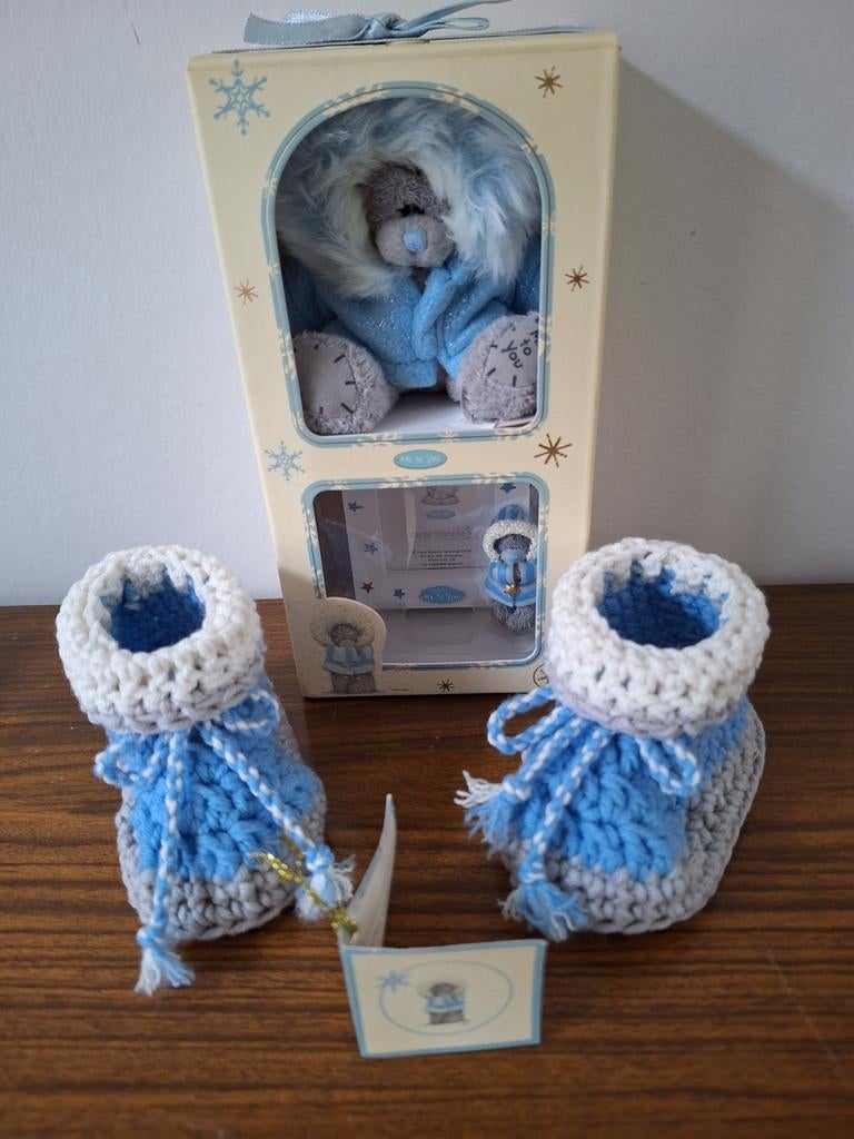 Leuk cadeautje you to me klein + gehaakte babyslofjes, Ophalen of Verzenden
