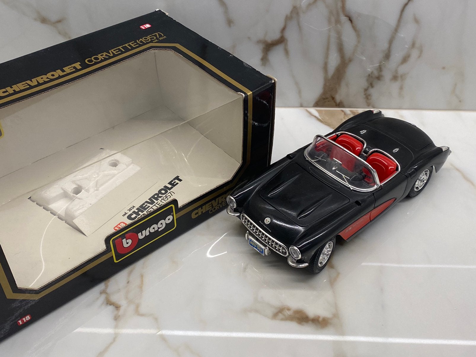 Bburago Chevrolet Corvette - 1957 - 1:18, Hobby en Vrije tijd, Modelauto's | 1:18, Ophalen of Verzenden, Zo goed als nieuw, Auto