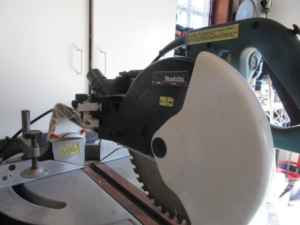Afkort en verstekzaag LS1013, Ophalen