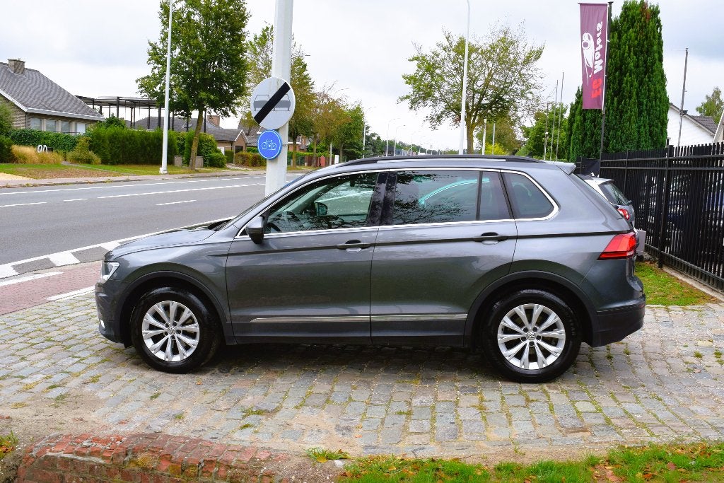 Vw Tiguan 1.4TSi/DSG/1st Owner/HISTORY/GARANTIE, Auto's, Dealer onderhouden, Stof, 4 cilinders, Bedrijf