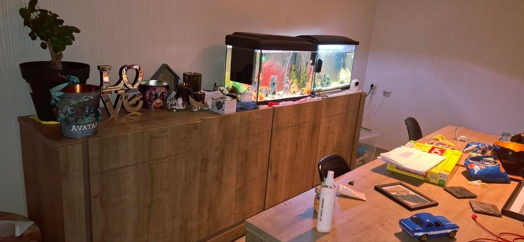Kast  en tafel, Ophalen