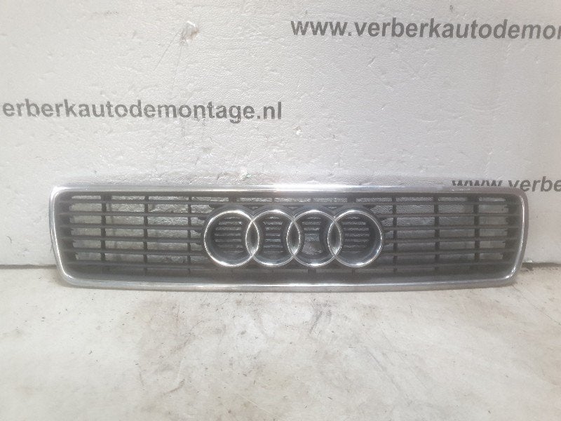 CALANDRE Audi 80 (B4) (01-1991/12-1995) (8g0-853-651-G), Auto-Union-Straße  1,
85057  Ingolstadt, DE, Info@audi.de, Audi, Utilisé