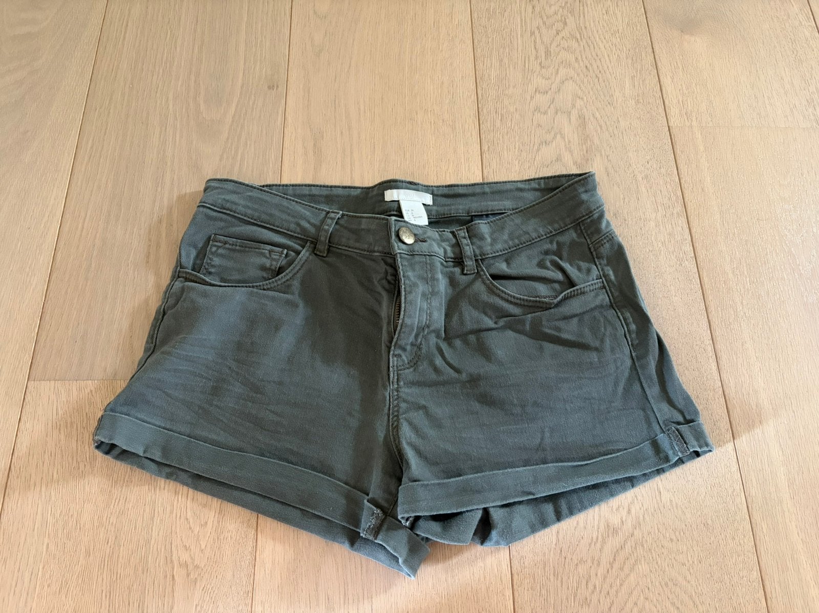 Short H&M maat 36, Vêtements | Femmes, Culottes & Pantalons, Enlèvement ou Envoi, Taille 36 (S), Comme neuf, Vert
