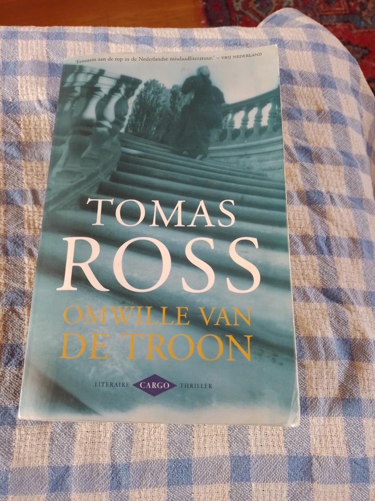 Tomas Ross - Omwille van de troon, Boeken, Ophalen of Verzenden, Gelezen, Tomas Ross