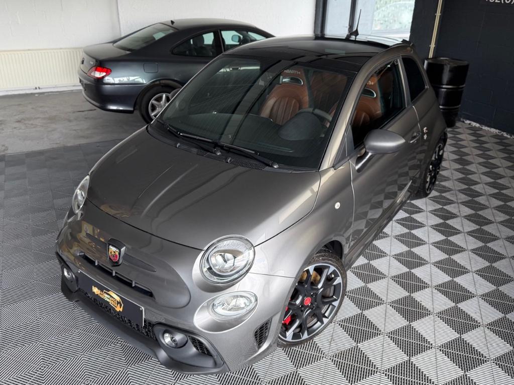Abarth 595 Competizione 1.4T-Jet 1er Prop Garantie 12 maande, Auto's, Voorwielaandrijving, 4 zetels, 139 g/km, 4 cilinders