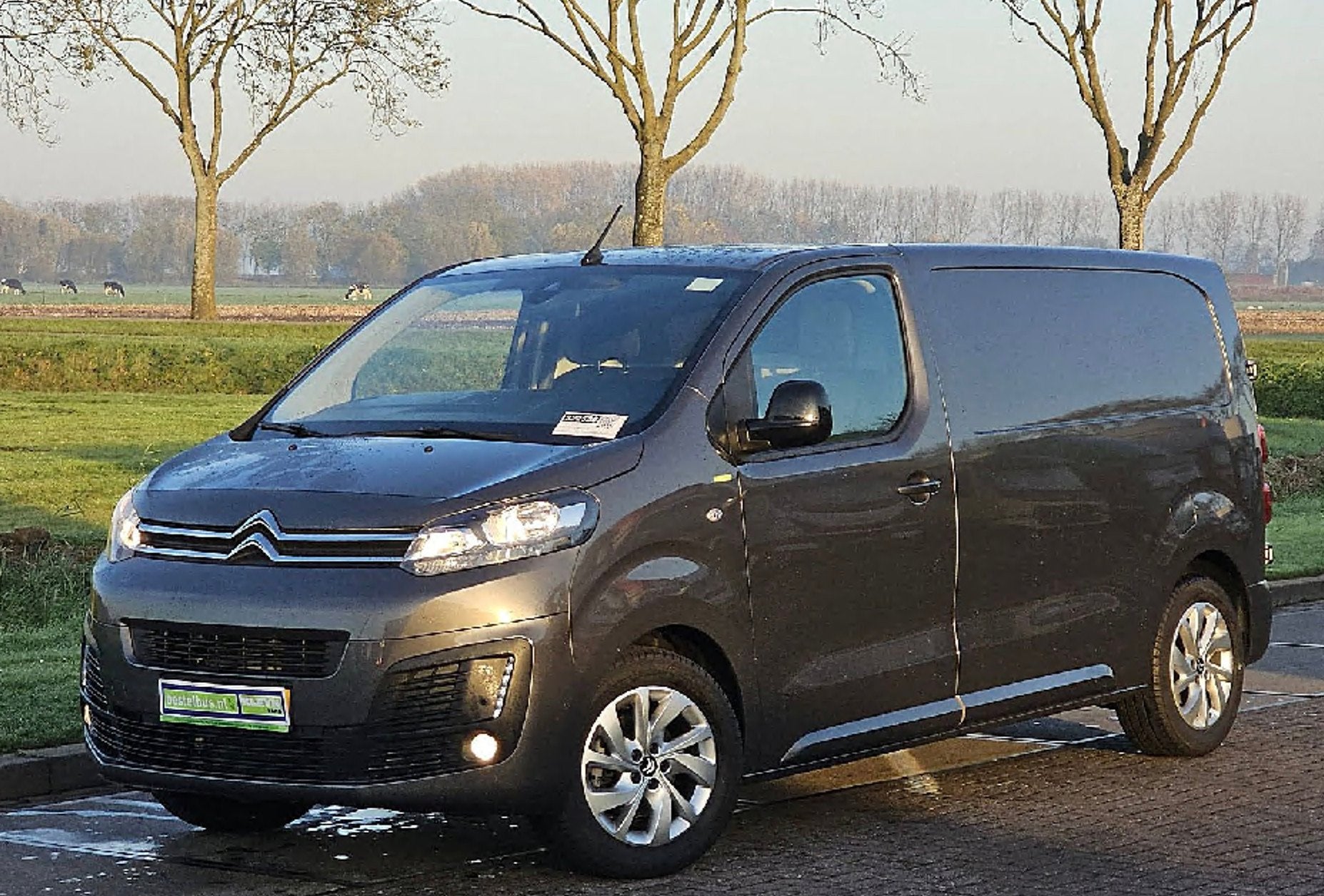 Citroën Jumpy 1.5 BlueHDI 100 L2 EURO6 navi carplay camera, Euro 6, Entreprise, Noir, 5 portes