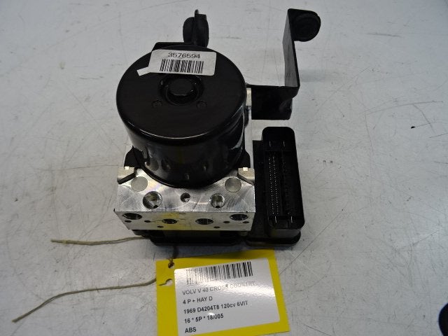 BLOC ABS (FREINS ANTI-BLOCAGE) Volvo V40 Cross Country (MZ), Utilisé, Volvo