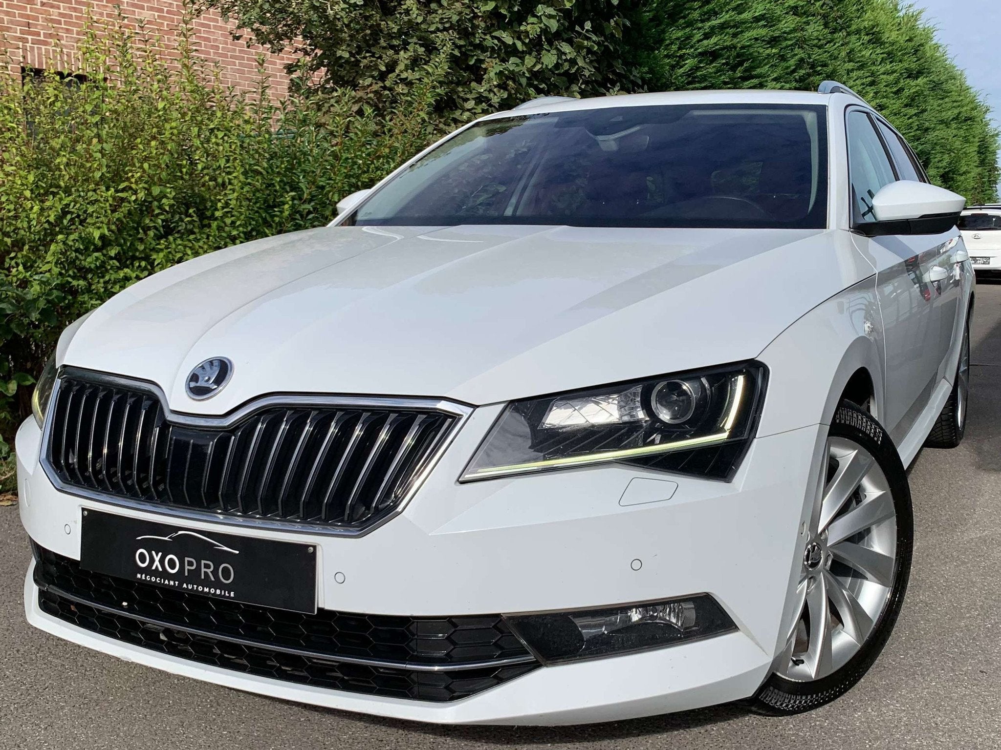 Skoda Superb 2.0 TDi 150CV DSG / STYLE / XENON / CUIR / GPS, Autos, Skoda, Cuir, Achat, Entreprise, 1968 cm³