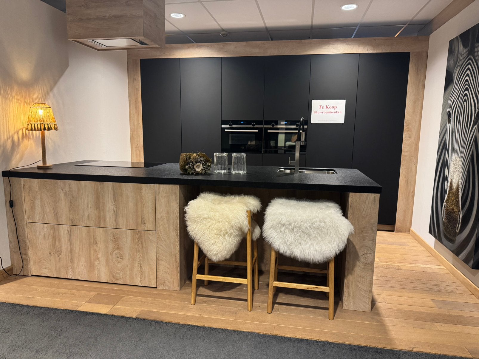 Showroom keuken met Graniet anticato 5cm dik, Huis en Inrichting, Ophalen, Zo goed als nieuw