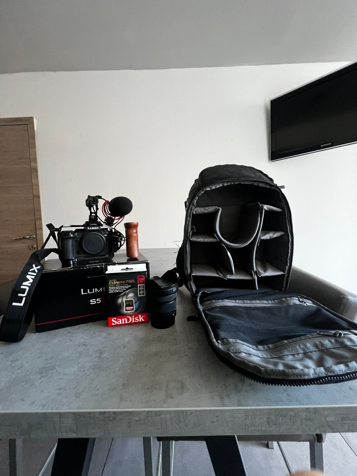 Panasonic Lumix S5II + 20-60mm + accesoir - pack complet, TV, Hi-fi & Vidéo, Panasonic, Enlèvement ou Envoi, Moins de 4 fois, Poignée
