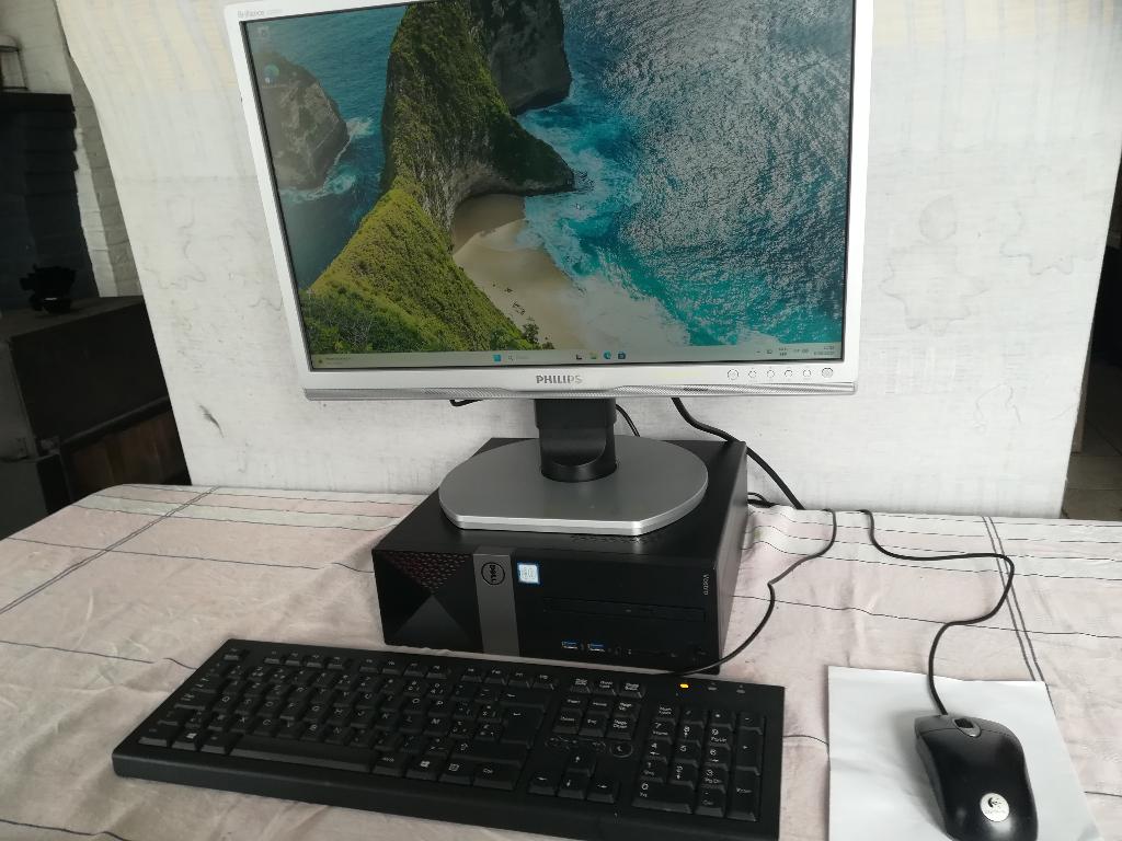 Dell pc compleet met windows 11 Intel i3 7100, Computers en Software, Desktop Pc's, Ophalen of Verzenden