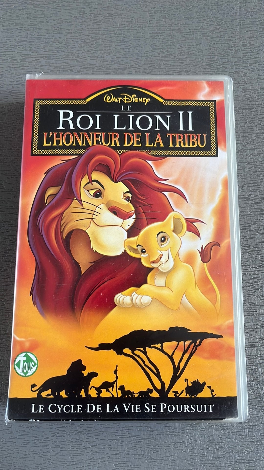 Le Roi lion II, VHS, vF, CD & DVD, Enlèvement ou Envoi, Comme neuf