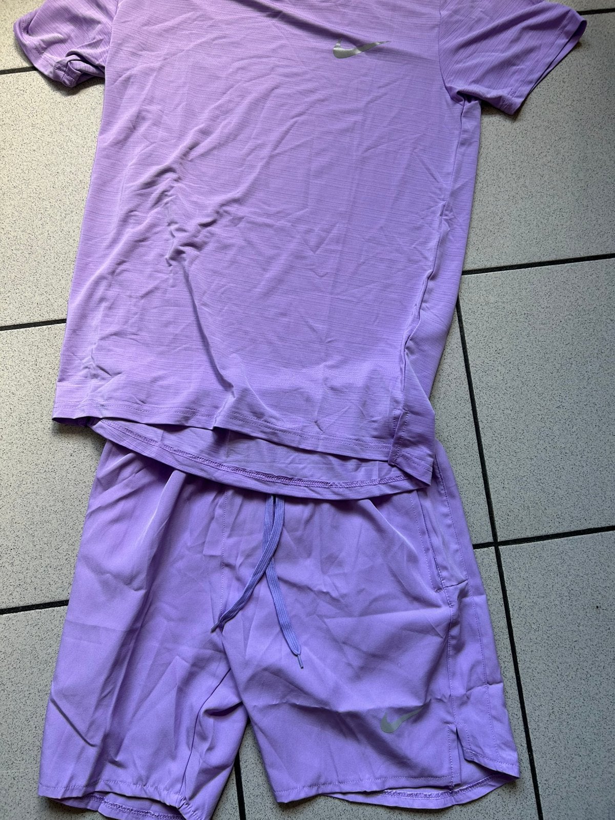 Set Nike violet taille : M, Envoi, Comme neuf, Taille 48/50 (M)
