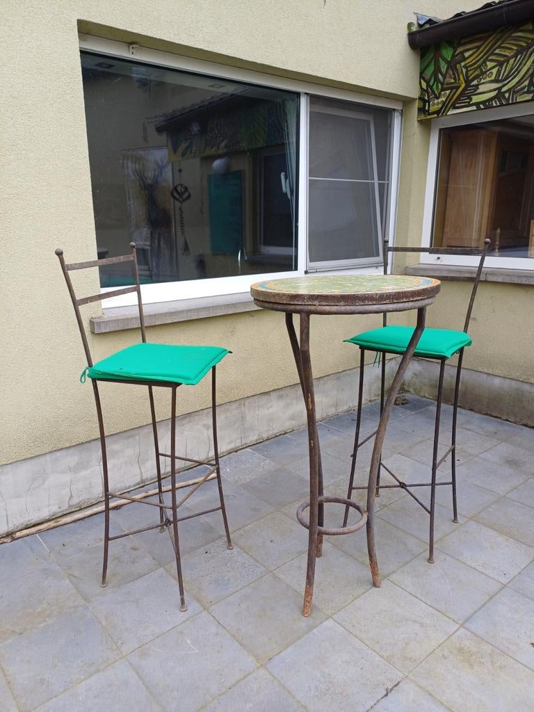 Verhoogde bistrotafel met 2 hoge stoelen met zitkussentjes, Ophalen
