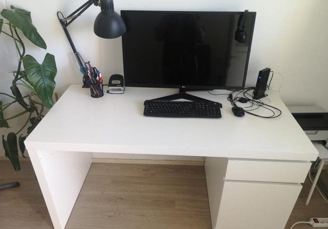 Bureau blanc en bon état, Enlèvement, Espace de rangement