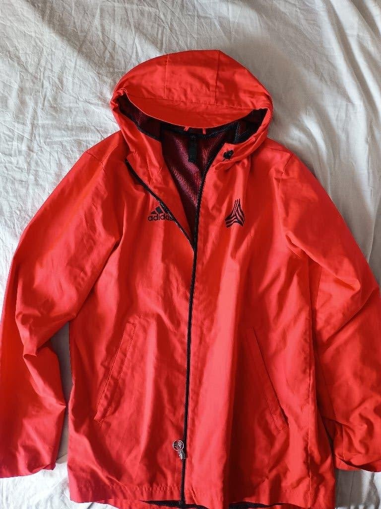 Adidas regenjas/tussenseizoen jas rood, Ophalen, Adidas, Zo goed als nieuw, Maat 36 (S)