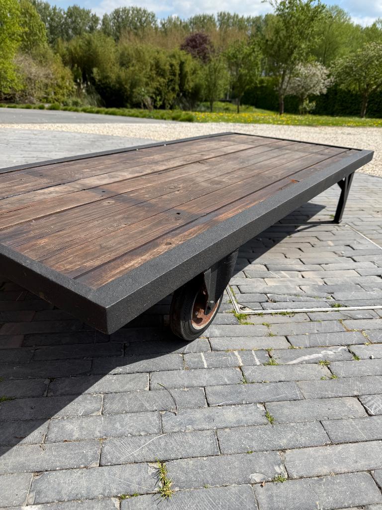 Table basse industrielle – Ancien chariot postal authentique, Enlèvement