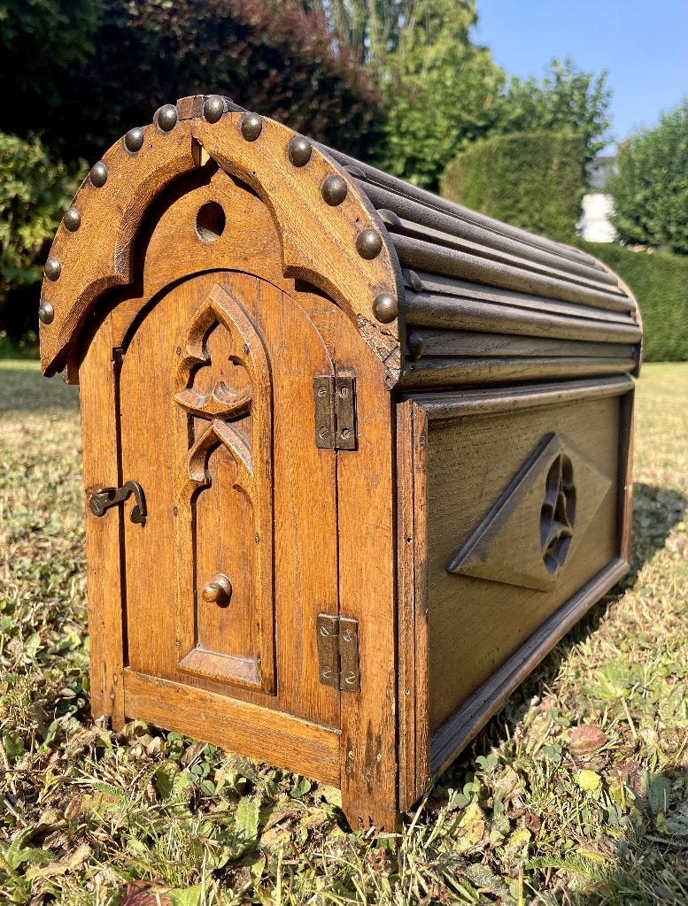 COFFRET EN BOIS  de style néo-gothique - Belle décoration, Enlèvement